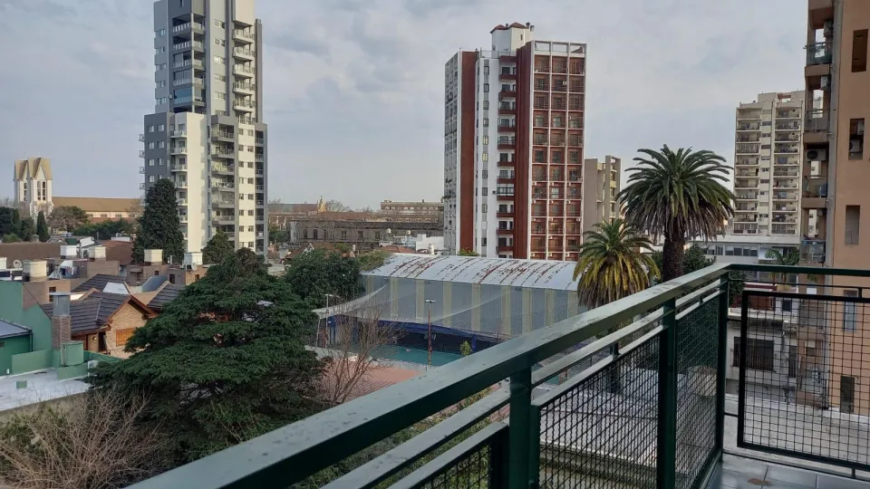 Departamento 4 amb en venta - Bernal — foto 1