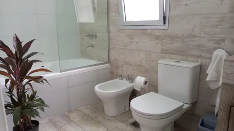 HERMOSA CASA 6 AMBIENTES, CON PILETA JARDIN Y 2 COCHERAS EN VENTA TERRALAGOS CANNING — foto 24