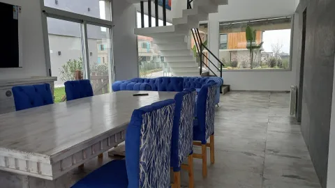 HERMOSA CASA 6 AMBIENTES, CON PILETA JARDIN Y 2 COCHERAS EN VENTA TERRALAGOS CANNING — foto 5