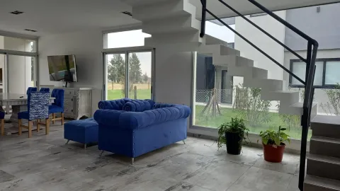 HERMOSA CASA 6 AMBIENTES, CON PILETA JARDIN Y 2 COCHERAS EN VENTA TERRALAGOS CANNING — foto 3